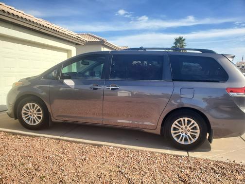 2013 Toyota Sienna XLE