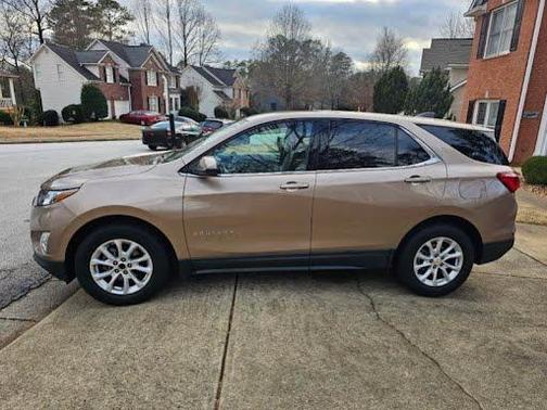 Gold 2019 Chevrolet Equinox LT