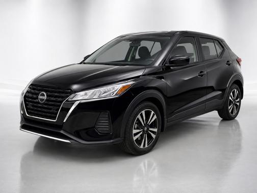 Black 2022 Nissan Kicks S