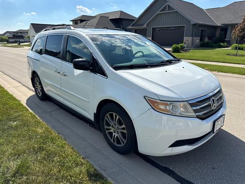 White 2011 Honda Odyssey EX-L