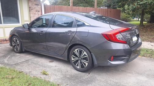 Gray 2017 Honda Civic EX-L