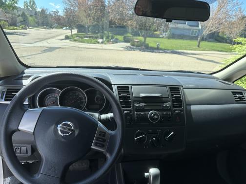 2010 Nissan Versa 1.8 S