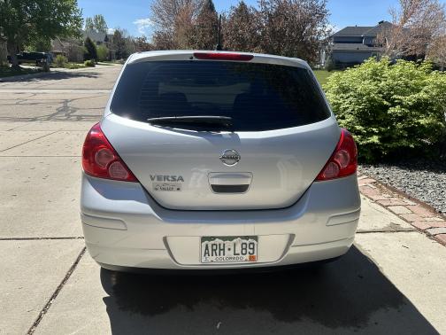 2010 Nissan Versa 1.8 S