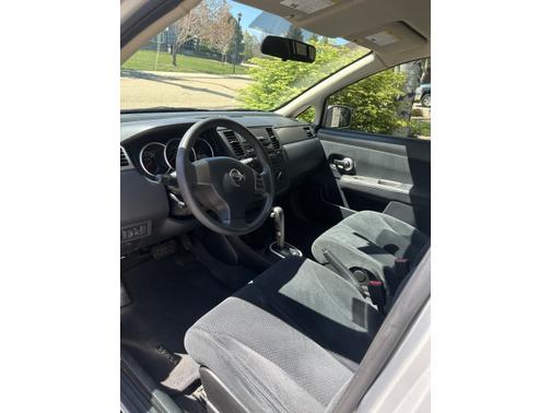 2010 Nissan Versa 1.8 S