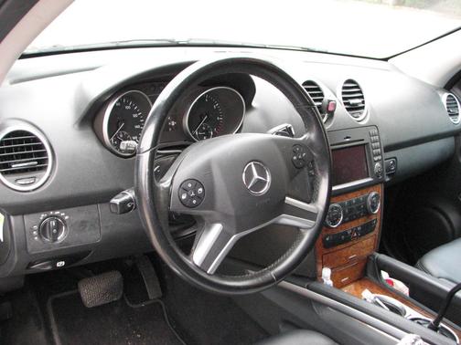 Black 2009 Mercedes-Benz M-Class ML 350 4MATIC