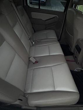 White 2009 Ford Explorer XLT