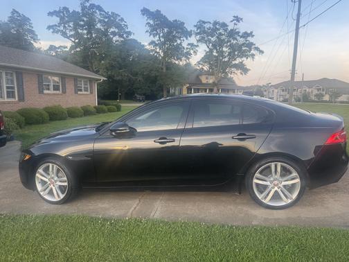 2017 Jaguar XE 35t Prestige