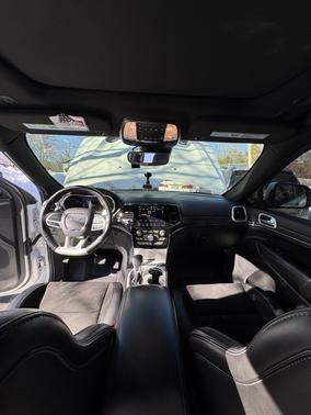 White 2019 Jeep Grand Cherokee SRT