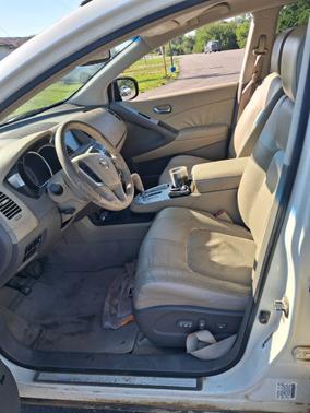 White 2009 Nissan Murano SL
