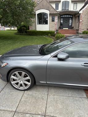 Gray 2018 Volvo S90 T6 Inscription