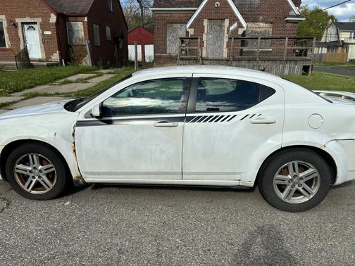 White 2010 Dodge Avenger Express