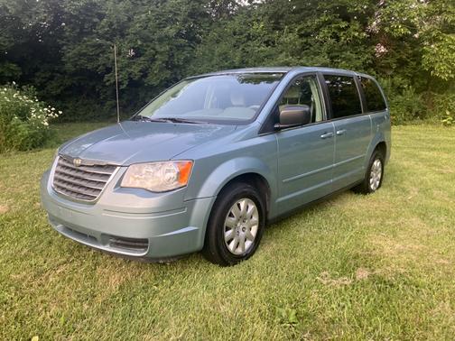 2009 Chrysler Town & Country LX