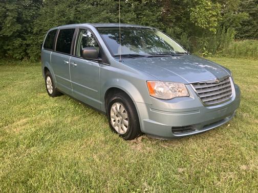 2009 Chrysler Town & Country LX