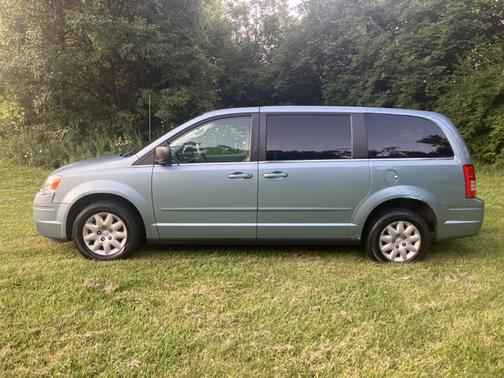 2009 Chrysler Town & Country LX