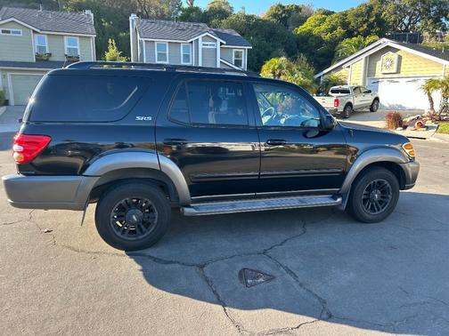 2004 Toyota Sequoia SR5
