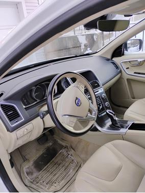 2016 Volvo XC60 T5 Drive-E Premier