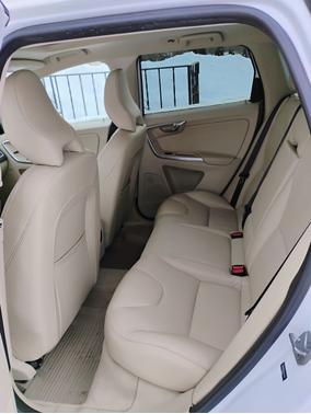 2016 Volvo XC60 T5 Drive-E Premier