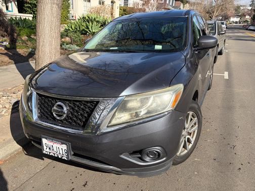 2014 Nissan Pathfinder S