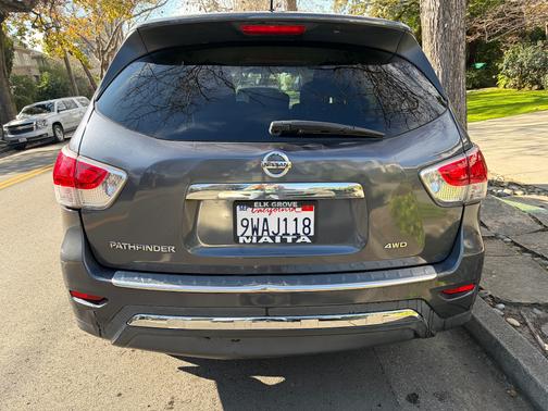 2014 Nissan Pathfinder S