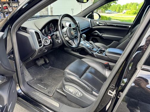 Black 2017 Porsche Cayenne Cayenne Platinum Edition