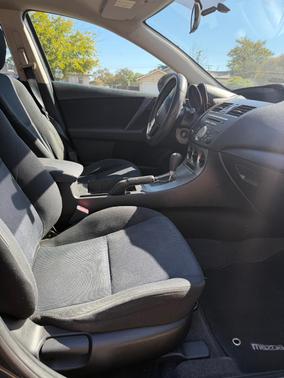 Black 2011 Mazda Mazda3 i Sport