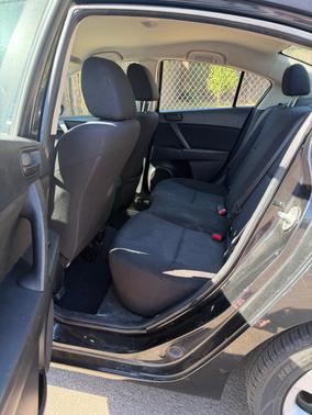 Black 2011 Mazda Mazda3 i Sport