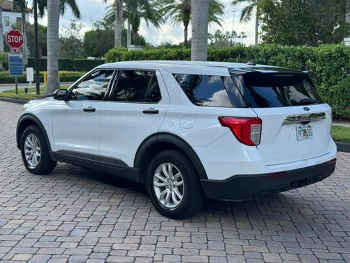 2021 Ford Explorer Base