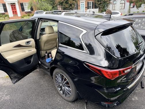 Black 2019 INFINITI QX60 LUXE