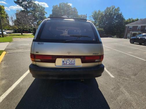 Gold 1996 Toyota Previa DX
