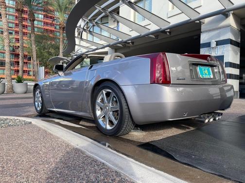 Gray 2005 Cadillac XLR Base