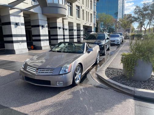 Gray 2005 Cadillac XLR Base