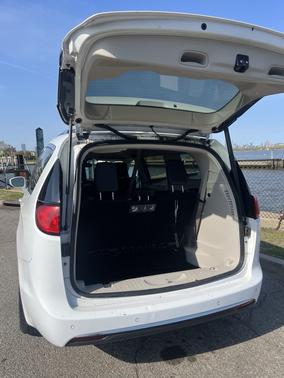 2017 Chrysler Pacifica Touring-L Plus