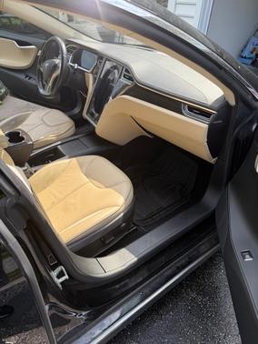 Black 2014 Tesla Model S 60