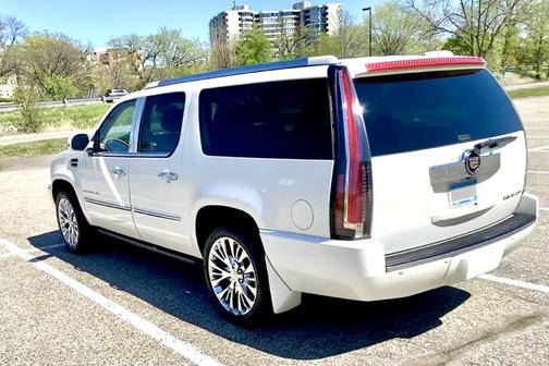 2011 Cadillac Escalade ESV Premium