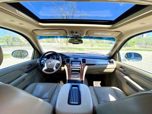 2011 Cadillac Escalade ESV Premium