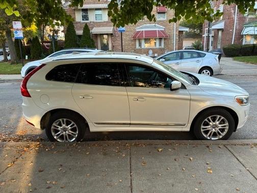 White 2015 Volvo XC60 T5 Premier