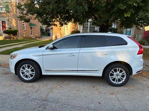 White 2015 Volvo XC60 T5 Premier
