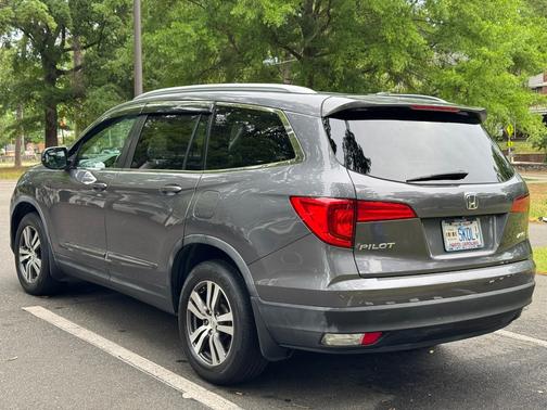 Gray 2016 Honda Pilot EX-L