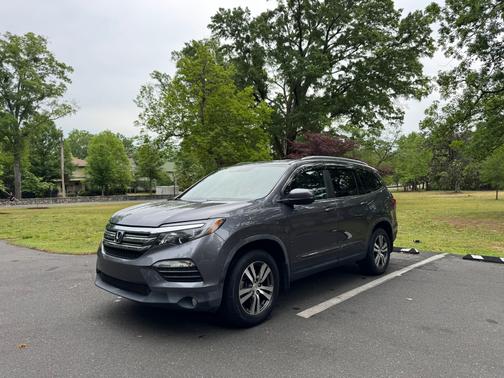 Gray 2016 Honda Pilot EX-L