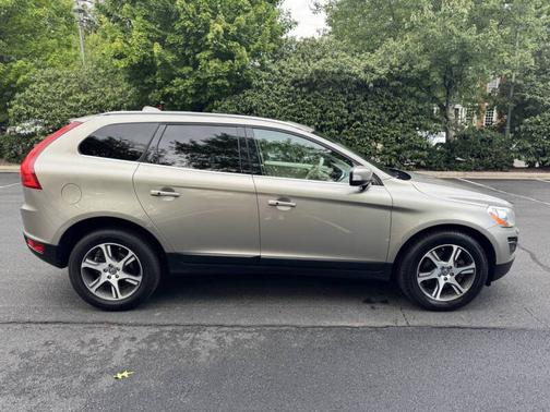 2013 Volvo XC60 T6 Premier Plus