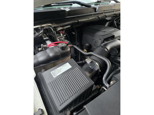White 2009 Chevrolet Silverado 2500 LT Crew Cab