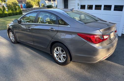 2012 Hyundai SONATA GLS