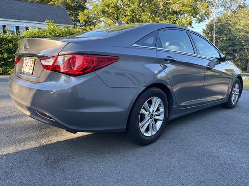 2012 Hyundai SONATA GLS