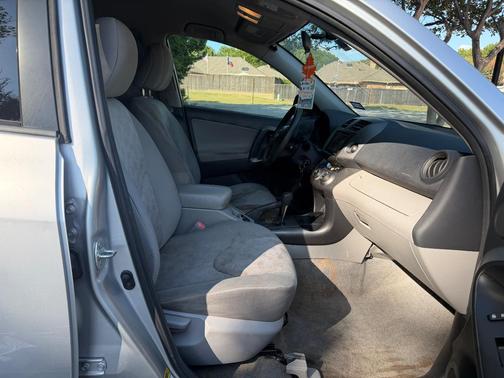 Silver 2012 Toyota RAV4 Base