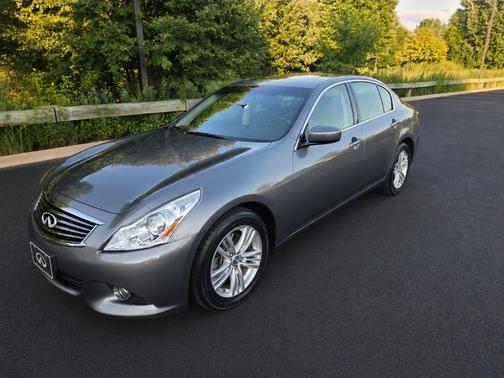 Gray 2012 INFINITI G37 x