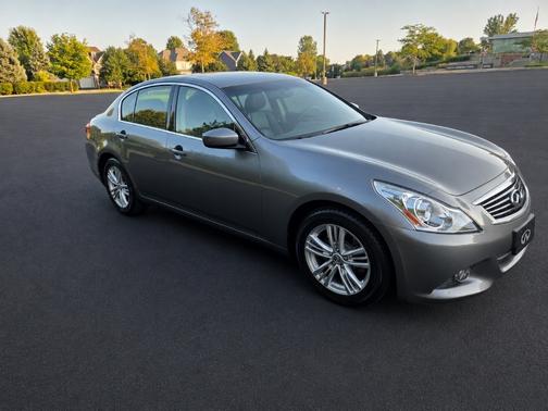 Gray 2012 INFINITI G37 x