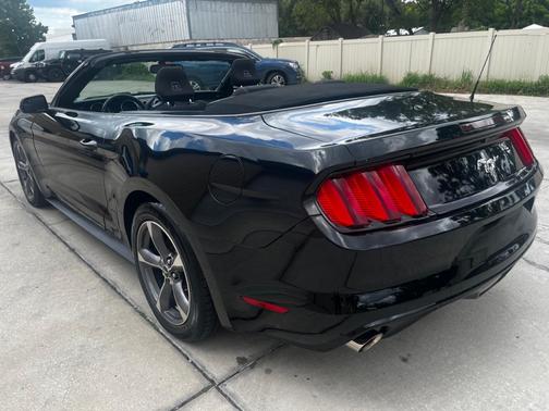 2015 Ford Mustang V6