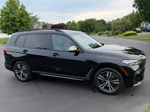 Black 2022 BMW X7 M50i