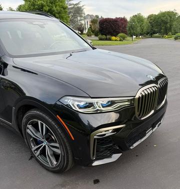 Black 2022 BMW X7 M50i