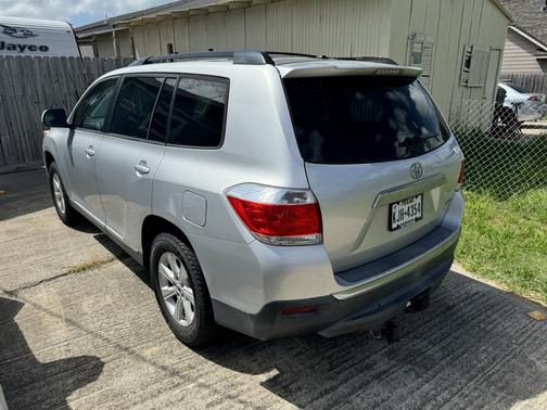 2011 Toyota Highlander SE